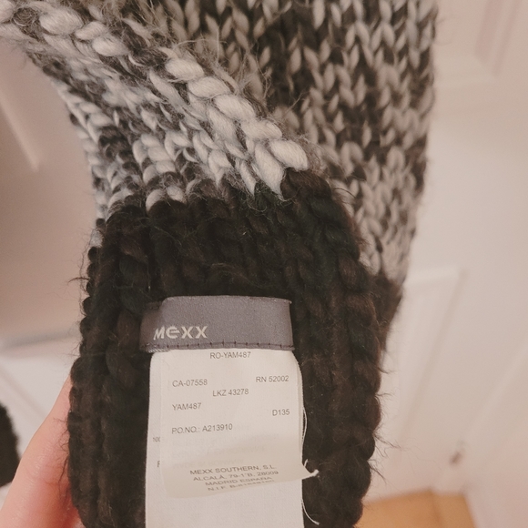 Mexx Knit Scarf - Picture 3 of 4